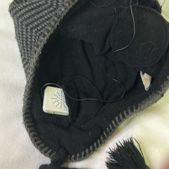 Nixon Falcon Bluetooth Headphones Beanie Grey/ Black - Picture 2 of 3